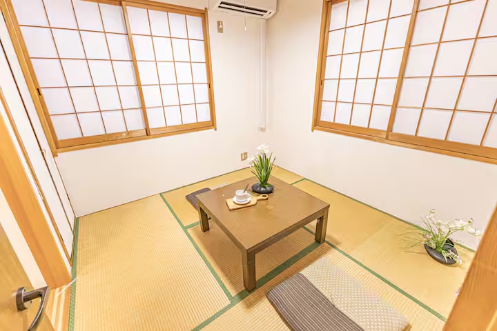 客厅和餐厅空间